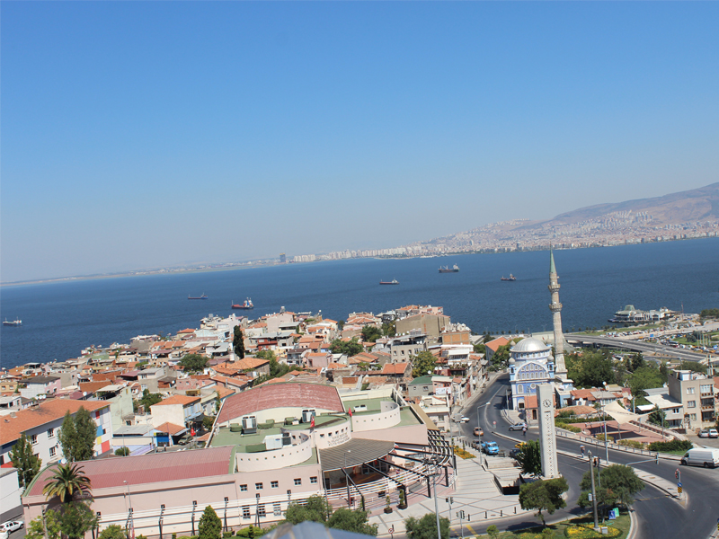 İzmir ve körfez manzarası